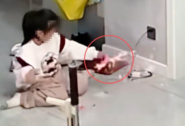 小熨斗突然起火。图源：国家应急科普宣传