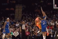 神鬼莫测！哈登突破吸引防守 写意背传助攻斯特鲁斯三分命中