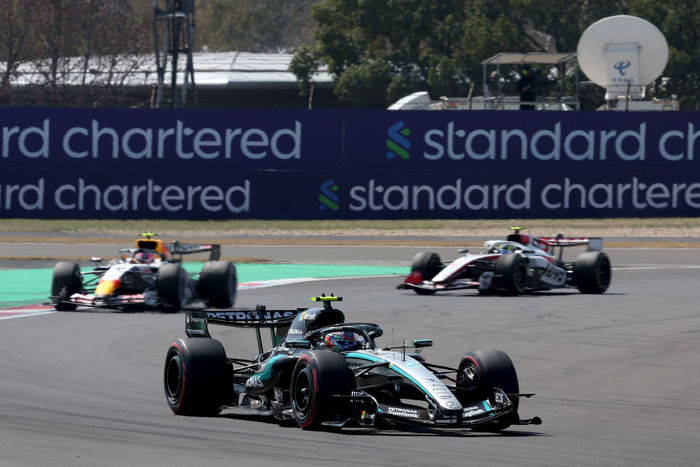 图为渣打首次在上海国际赛车场8号、9号及10号弯呈现品牌标识（受访者供图）