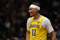 海斯湖人生涯首次单场砍下20+10 本赛季首次砍下两双