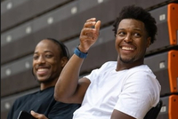 垃圾兄弟情！德罗赞快拍祝洛瑞生日快乐：你养老金马上要发放了！