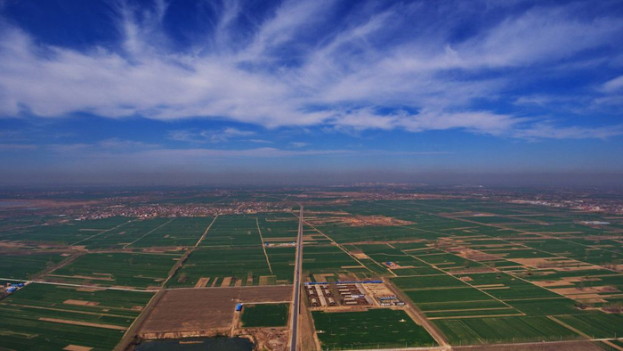 这是2017年4月1日河北省容城县田园俯瞰图。新华社记者 杨世尧 摄