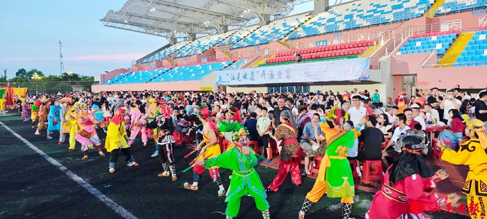 千人欢聚，品海鲜佳肴，赏非遗雅韵。