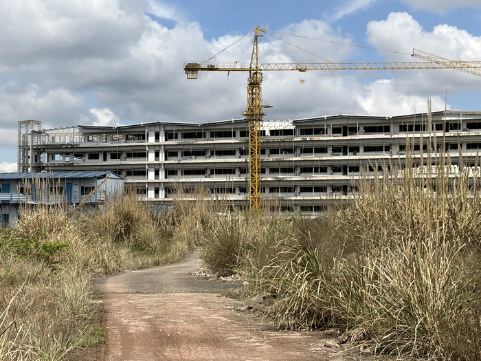 养猪场外部 图片来源：每经记者 胥帅 摄