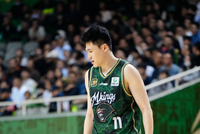 扛起球队内线！赵柏清11中7高效拿下21分12板 5前场板