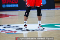 记者：如今的广州队绝对不是鱼腩球队 外教把队伍调教得很有特点