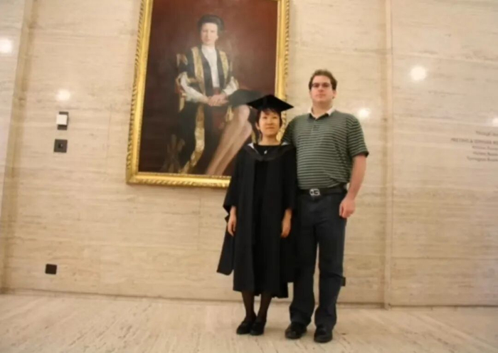 张踩铃与丈夫图源网络