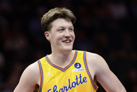 本赛季三分王之争：克尼佩尔253记第一 东契奇242记第二