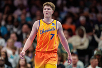 克尼佩尔4次单场25+5+5+5三分 新秀历史第二多 仅次于库里