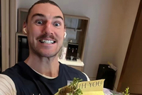 今晚能打！媒体人：山东外援斯蒂尔已完成注册公示 符合参赛条件