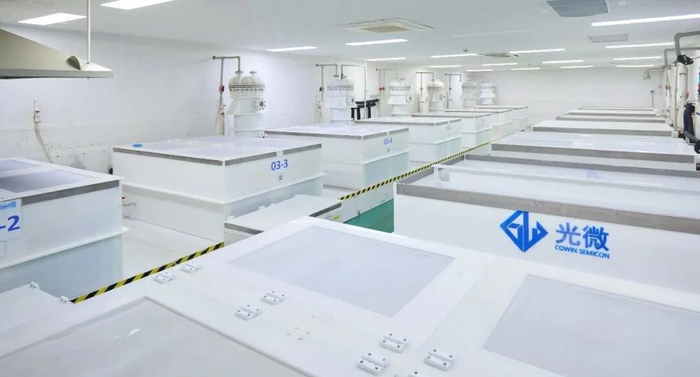 图为光微半导体材料（宁波）有限公司超高纯金属材料提纯车间。