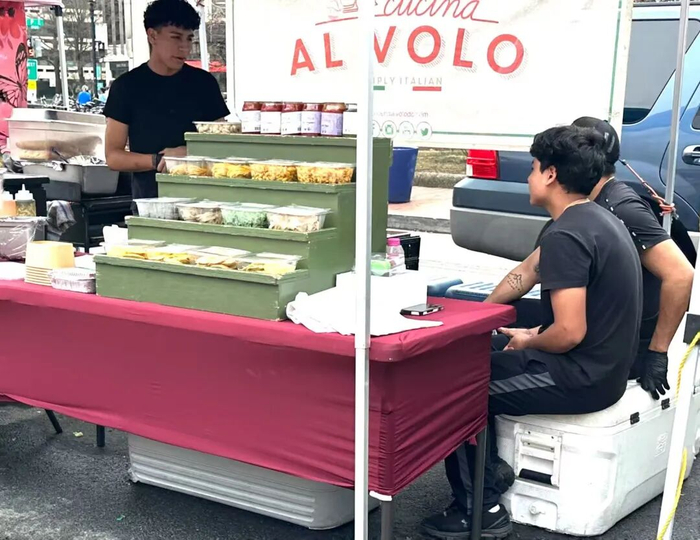 对美国消费者来说，超市里的零食、加工食品、饮料、乳制品、肉类等，后续都可能面临更高的出厂和运输成本。摄/金焱