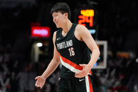 媒体人：杨瀚森拿走比赛用球 高强度卡位战末节爆发 可以狠狠怒吼