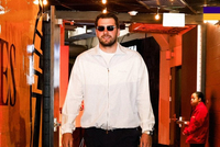 回归主场！湖人官推晒赛前入场照：到达现场