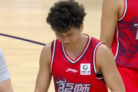 媒体人：张文杰将FMVP级别的赵继伟限制到7投1中 下赛季大有可为