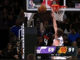 穷追猛打！杰伦·格林凌波微步躲闪防守上篮打中 两节半砍31分