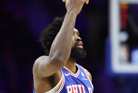 恩比德复出后的两场场均32分6板4.5助1.5帽 投篮55.6% 三分66.7%