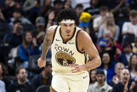 勇记：太喜欢桑托斯的表现了 他抓住挡切战术的特点转化为优势