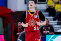 拼尽全力！凯尔·盖伊21中10空砍全队最高30分外加6助