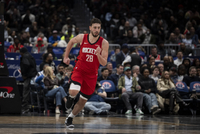 乌度卡：申京在防守方面很投入 对位锡安很专注&把他挡在甜点区外