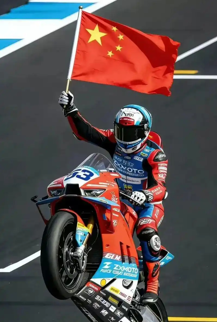 法国车手驾驶张雪机车的820RR-RS赛车获得WSBK葡萄牙站冠军，赛后高举五星红旗