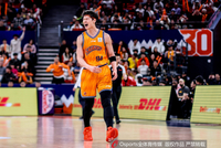 稳定发挥！王哲林9中6拿下13分5板1助 正负值+27