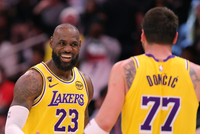 NBA官方：若明日湖人赢球或太阳输球 湖人将锁定季后赛+赛区冠军