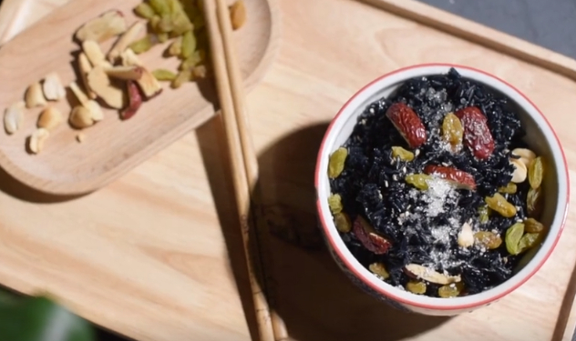 乌稔饭（图片来源：视频截图）