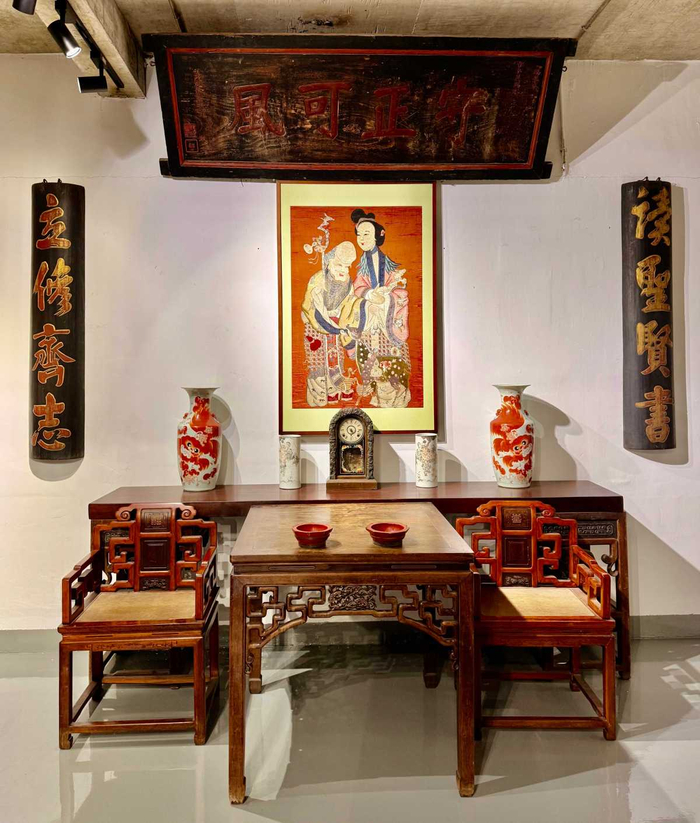 复原宁波旧时客厅陈设。