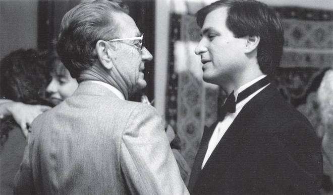 ▲ 左：Paul Jobs，右：Steve Jobs