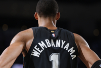 弗莱：文班足够年轻且迅速改变了球队文化 我支持他拿MVP