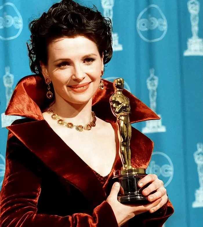 朱丽叶·比诺什出席