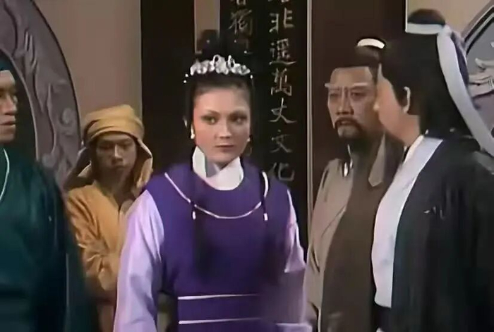 施明在1978版《倚天屠龙记》中饰演紫衫龙王一角