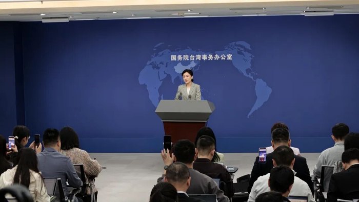 深圳卫视直新闻驻京记者丨蒋雯丽