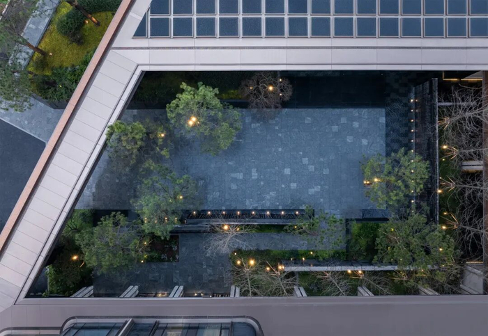 ▲“海德格尔式入口”，绿城·慈溪凤起潮鸣，实景图，慈溪