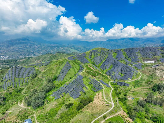 攀枝花平地镇光伏发电站 图片来源：陈艾嘉 摄