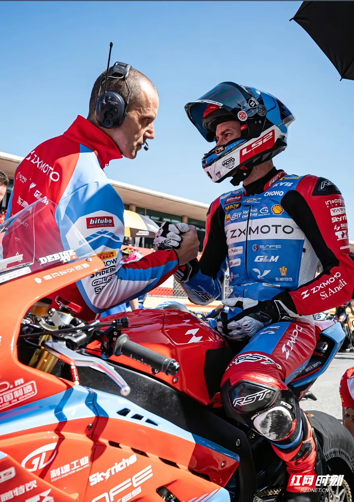 超级摩托车锦标赛（WSBK），张雪机车夺冠。