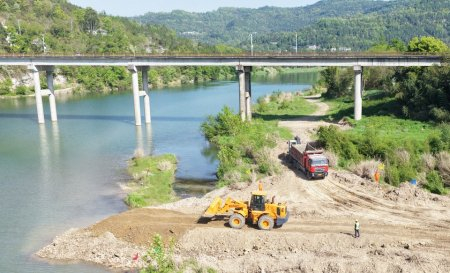 先期开工点东河特大桥施工现场。蜀道集团供图