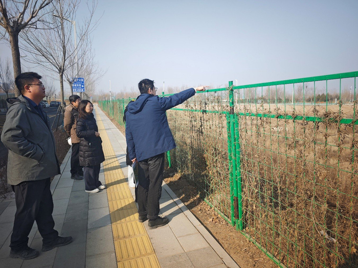 中咨海外公司团队在北京交通大学雄安校区现场踏勘。