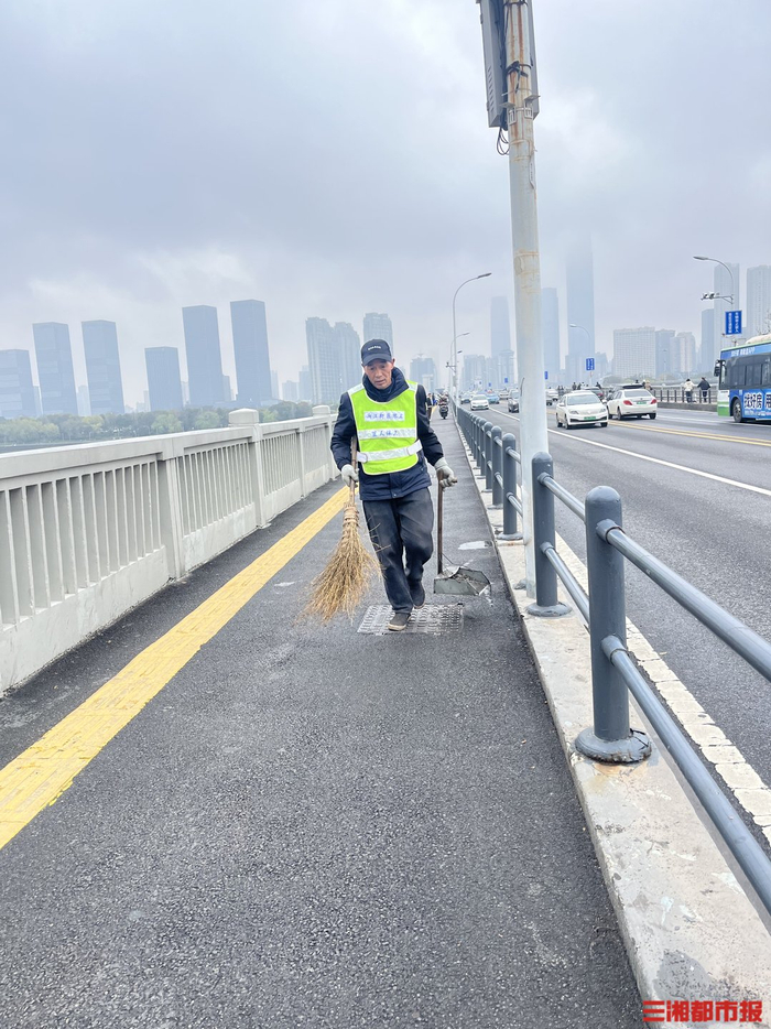 谭建龙​工作照。通讯员供图