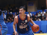 手感冰凉！景菡一13投仅3中 得11分6篮板1助攻