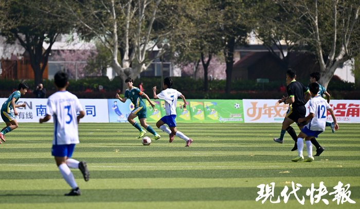 现代快报/现代+记者 王益 李娜 于露 吴双/文  赵杰 施向辉 刘畅 穆子健 何刘/摄   