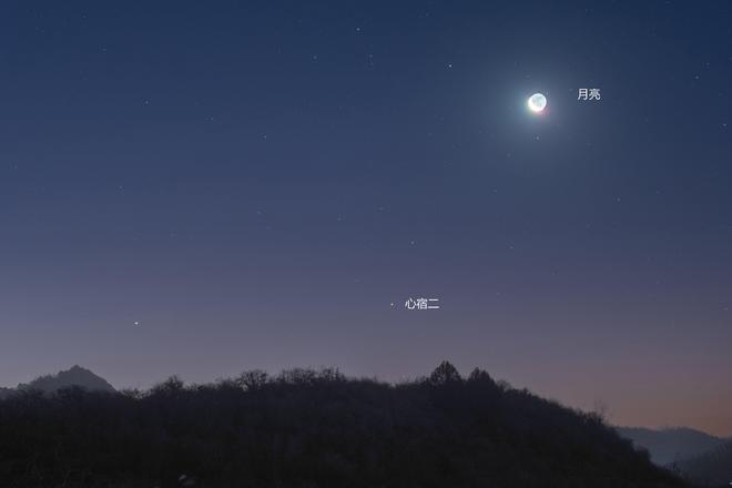 　　这是2024年12月28日在甘肃陇南拍摄的心宿二伴月。（鲁罡 摄）