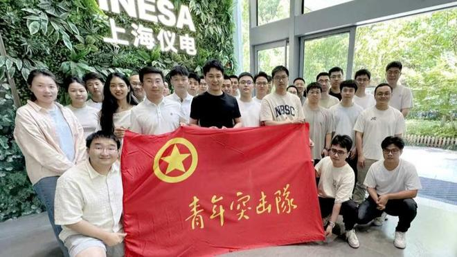 智算科技万卡集群攻坚团队合影。 （受访者供图）