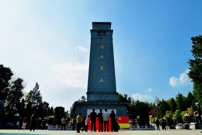 金寨县烈士革命纪念塔（央广网实习记者  关家燊摄）