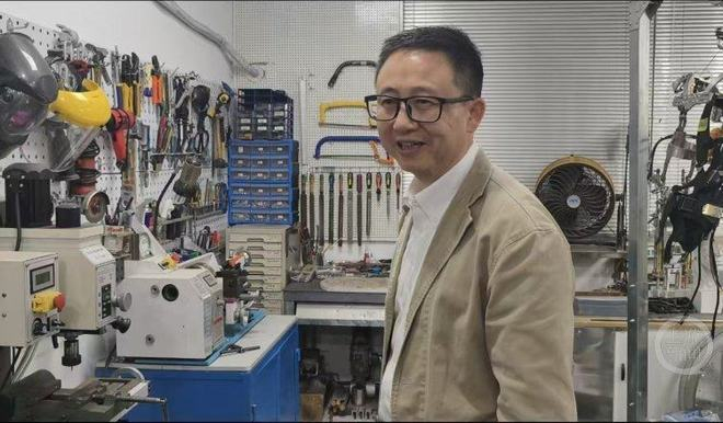周明轩的工作室里有各式各样的工具。上游新闻首席记者 时婷婷 摄