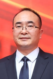 全国人大代表，河南光远新材料股份有限公司党委书记、董事长 李志伟