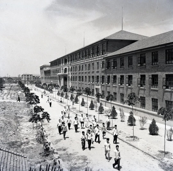 　　1959年拍摄的西迁后的交通大学校园一景（资料照片）。新华社发