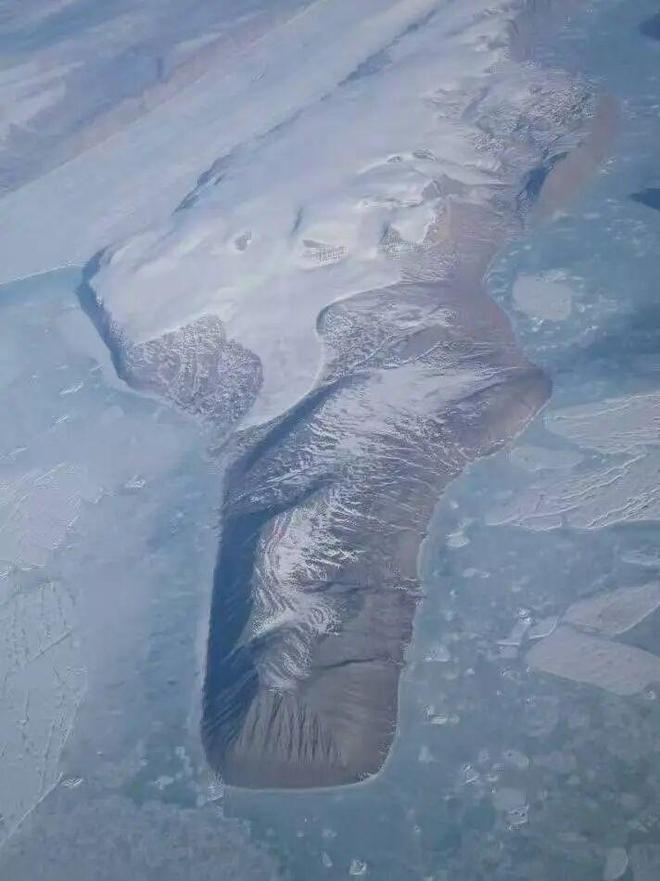 格陵兰岛上的山，作者摄