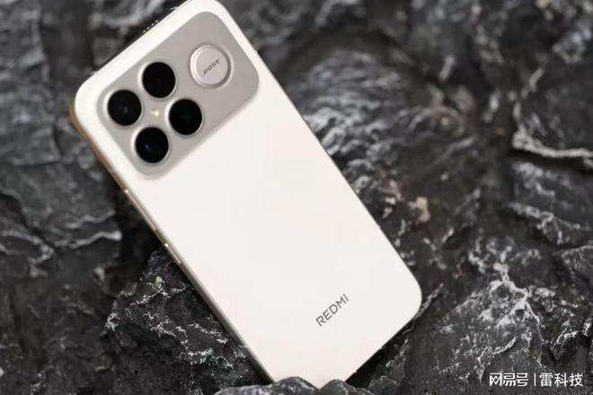小米REDMI K90 Pro Max（图源：雷科技摄制）